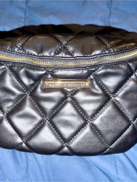 Poppy & Peonies Handbags - Poppy & Peonies Quilted Black Crossbody Bag with Gold Hardware